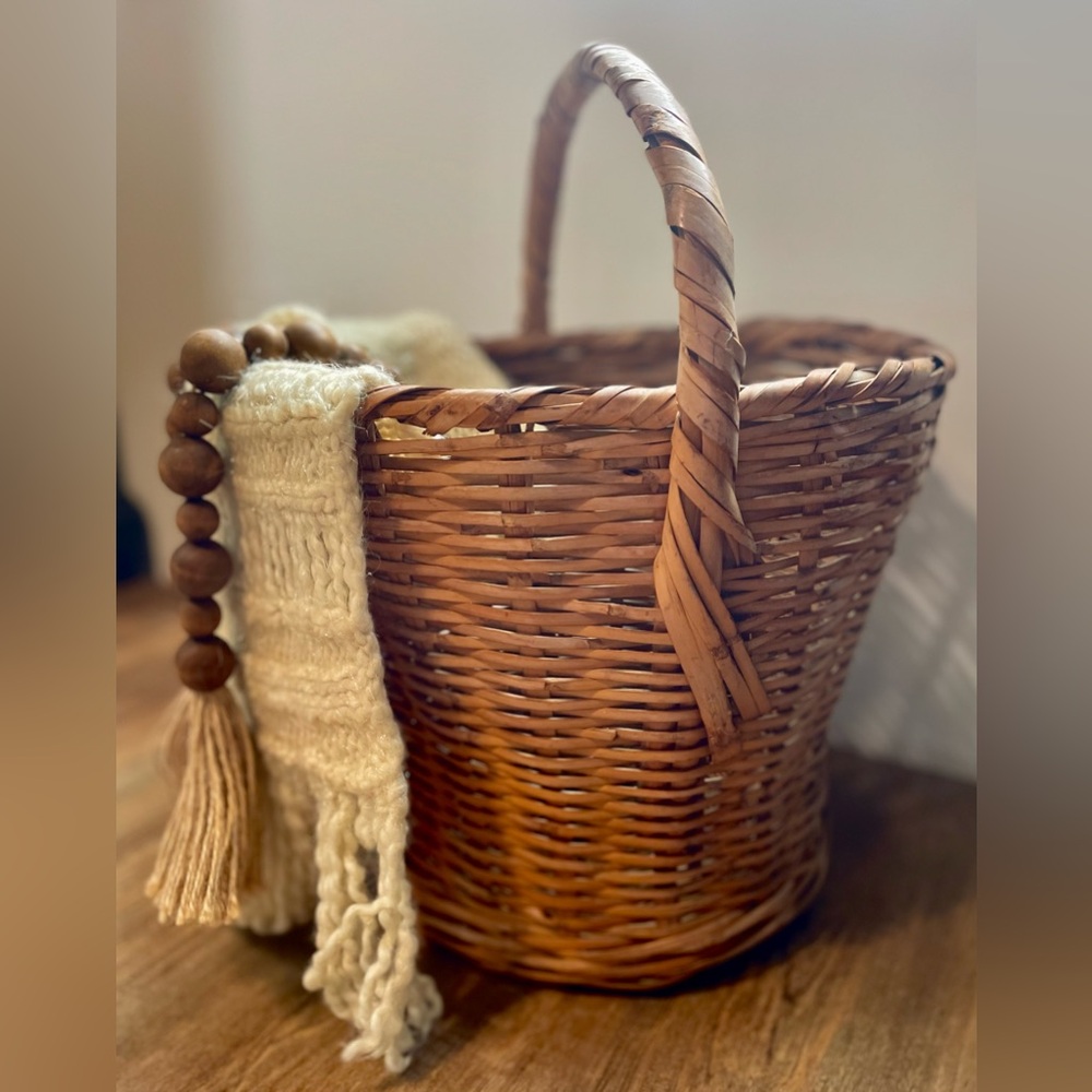 VINTAGE BAMBOO WOVEN SHAPED BASKET WITH HANDLE